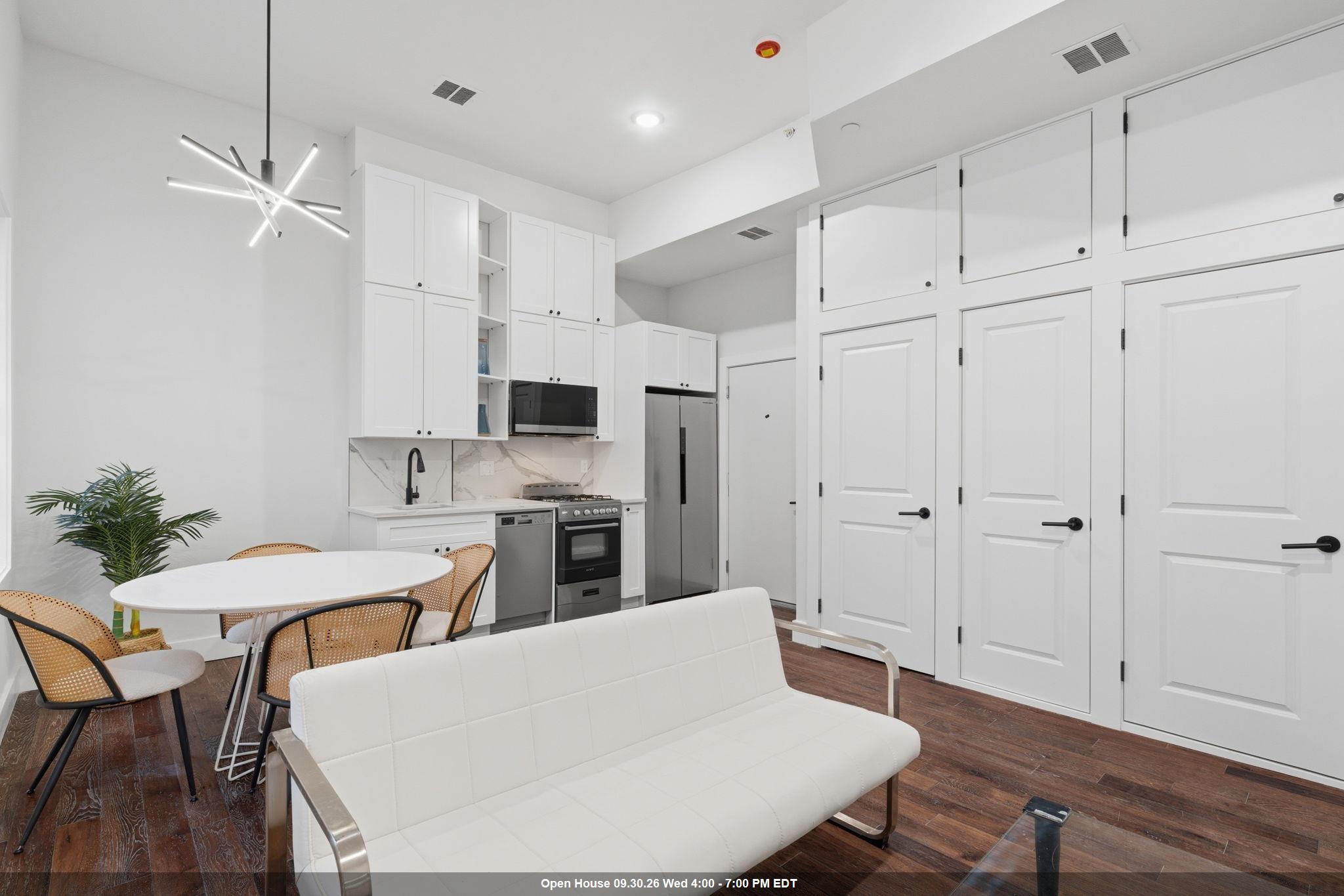 104 GLENWOOD AVE Unit: 302
