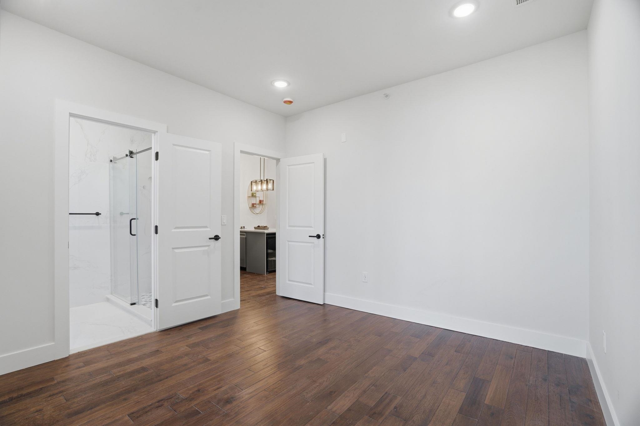 104 GLENWOOD AVE Unit: 302