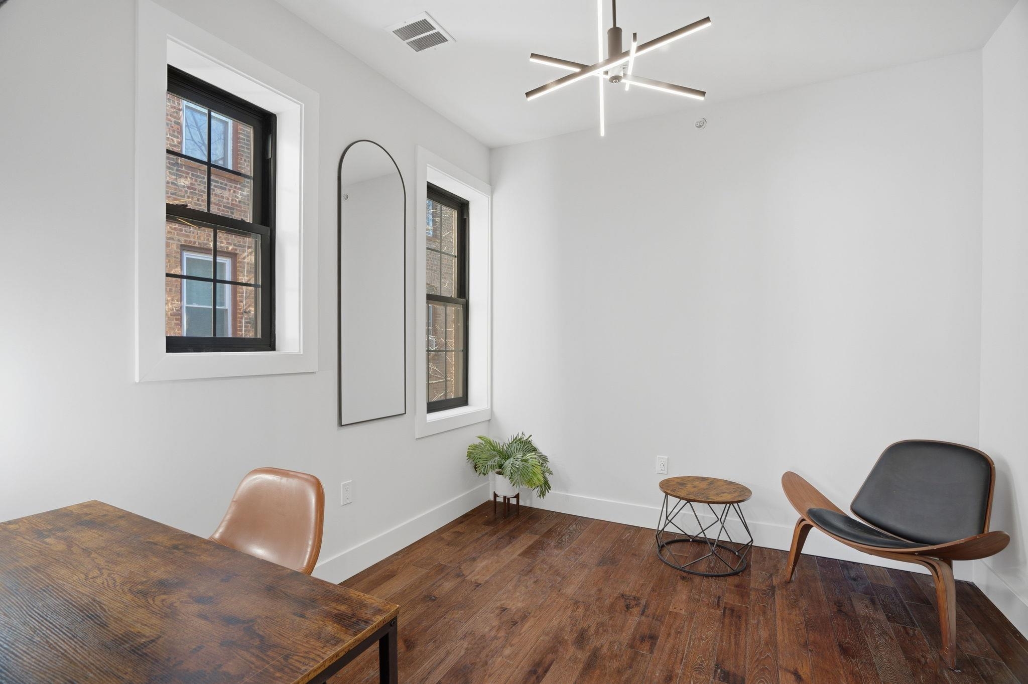 104 GLENWOOD AVE Unit: 302
