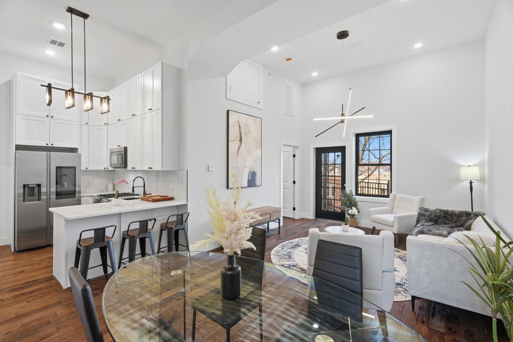 104 GLENWOOD AVE Unit: 302