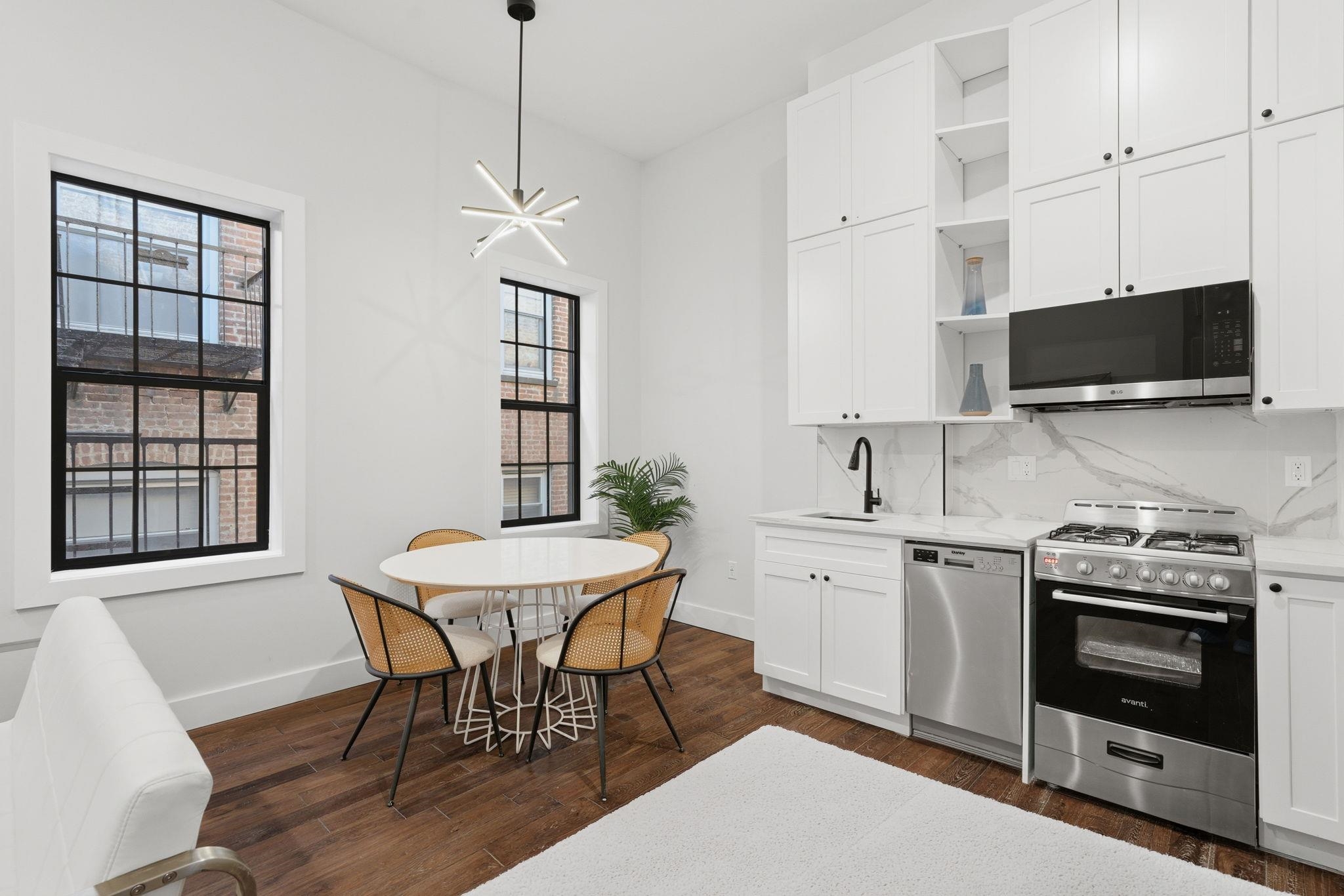 104 GLENWOOD AVE Unit: 302