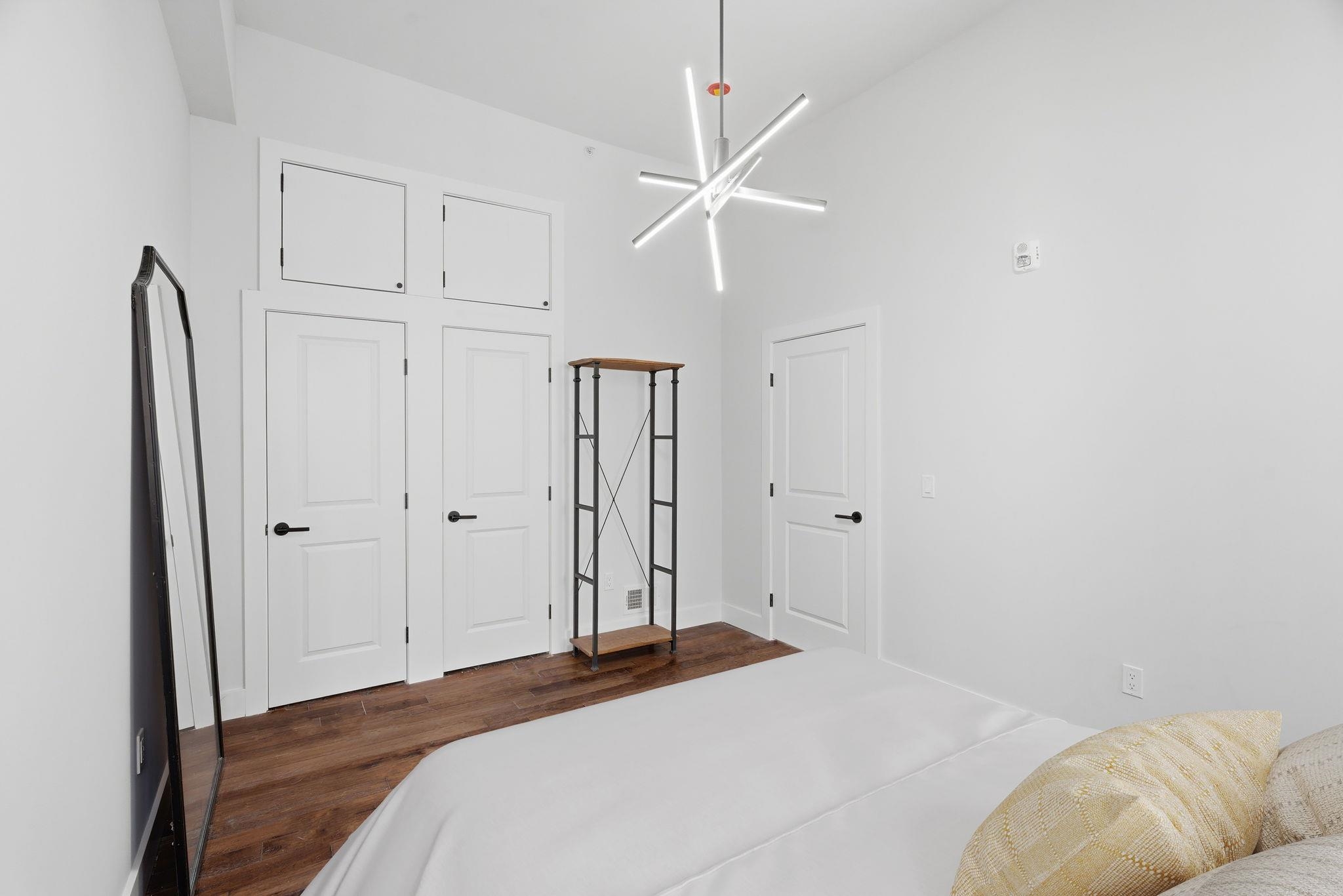104 GLENWOOD AVE Unit: 302