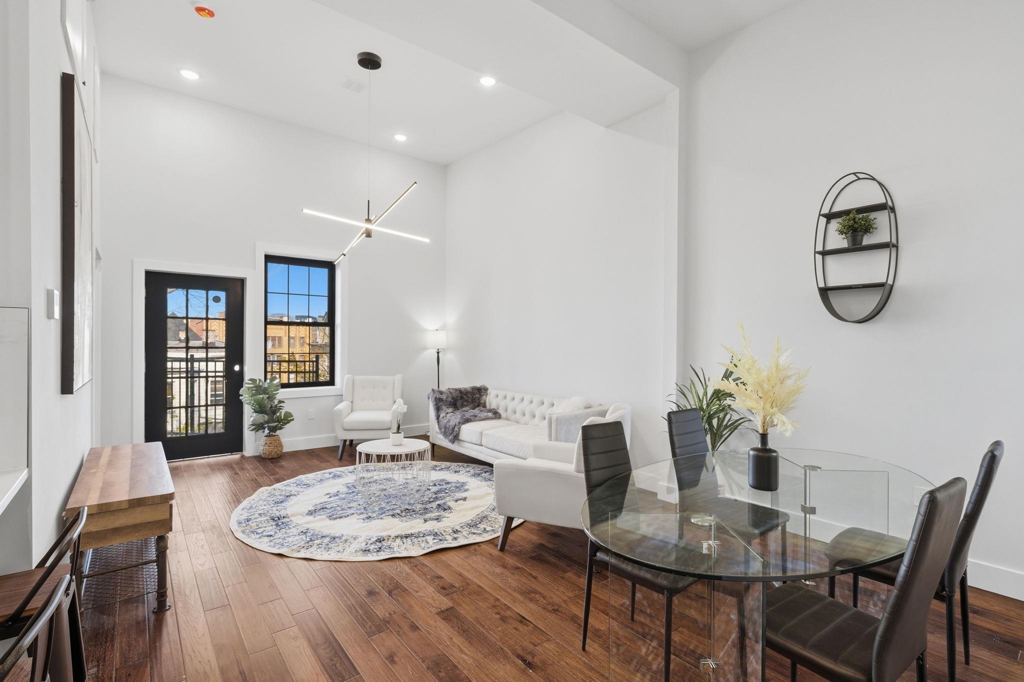 104 GLENWOOD AVE Unit: 302