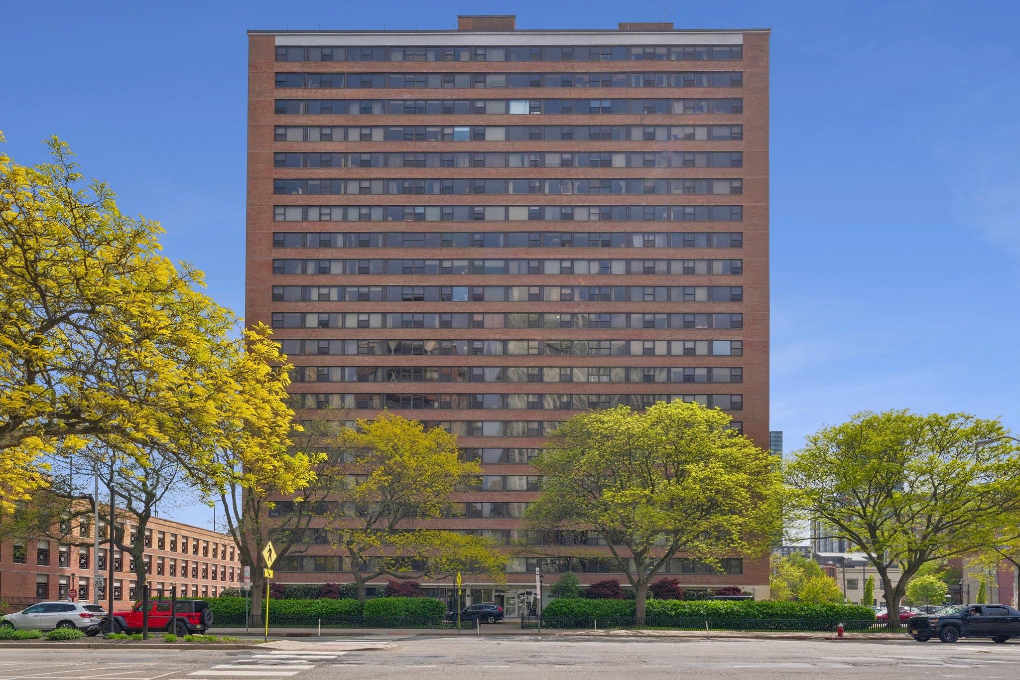 135 MONTGOMERY ST Unit: 16-A