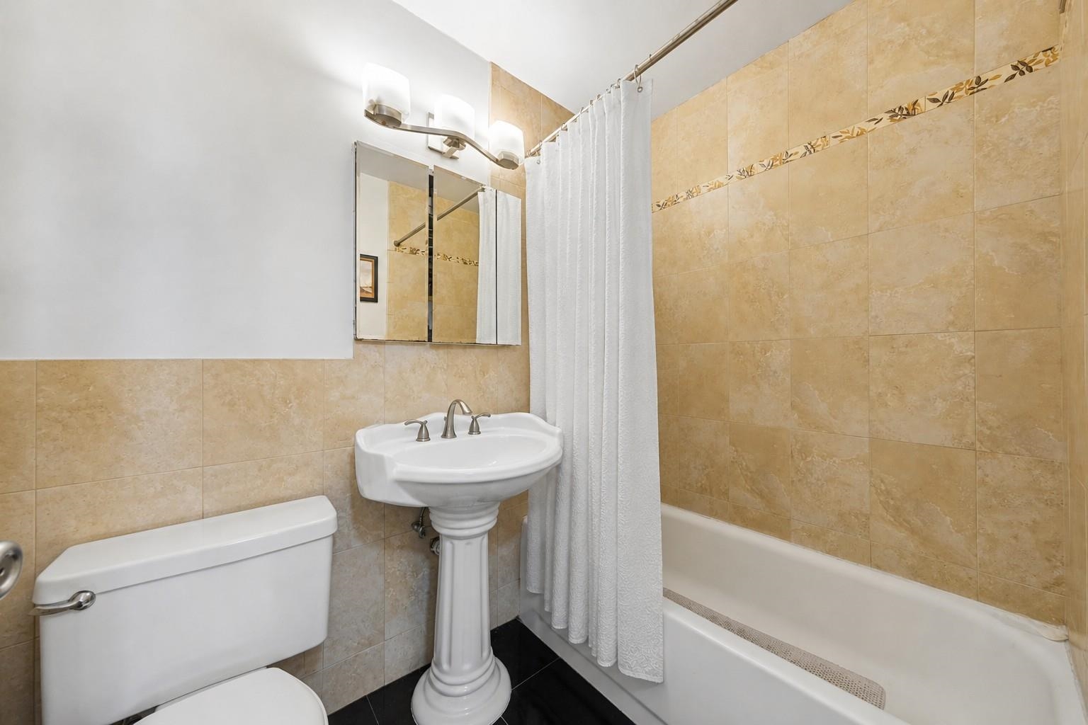 135 MONTGOMERY ST Unit: 16-A