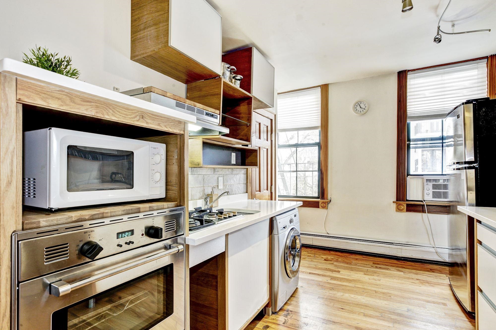314 6TH ST Unit: B