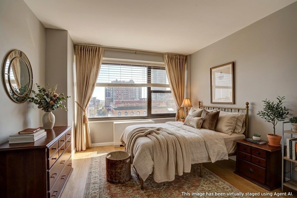 135 MONTGOMERY ST Unit: 8E3