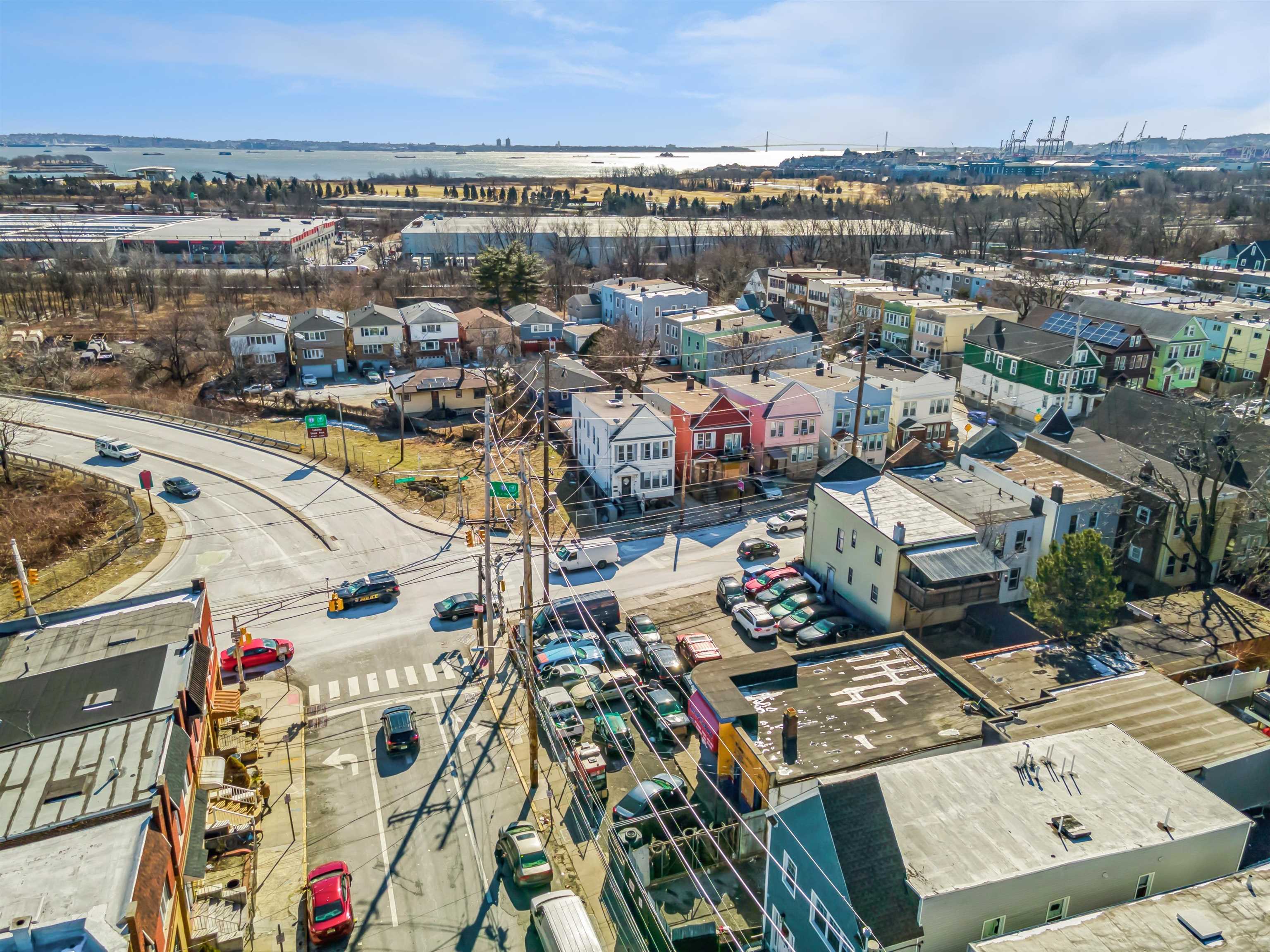 3-7 BAYVIEW AVE