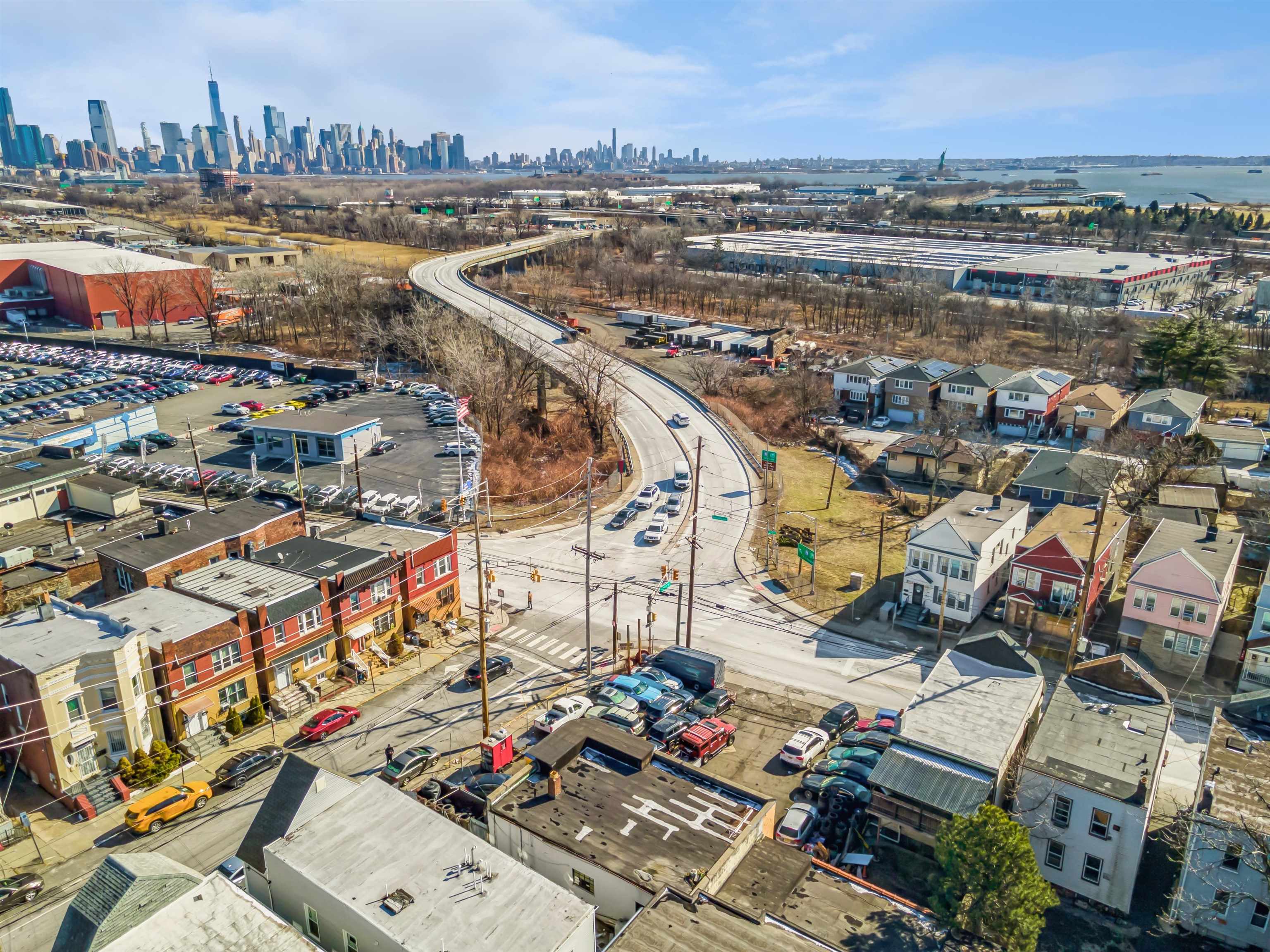 3-7 BAYVIEW AVE