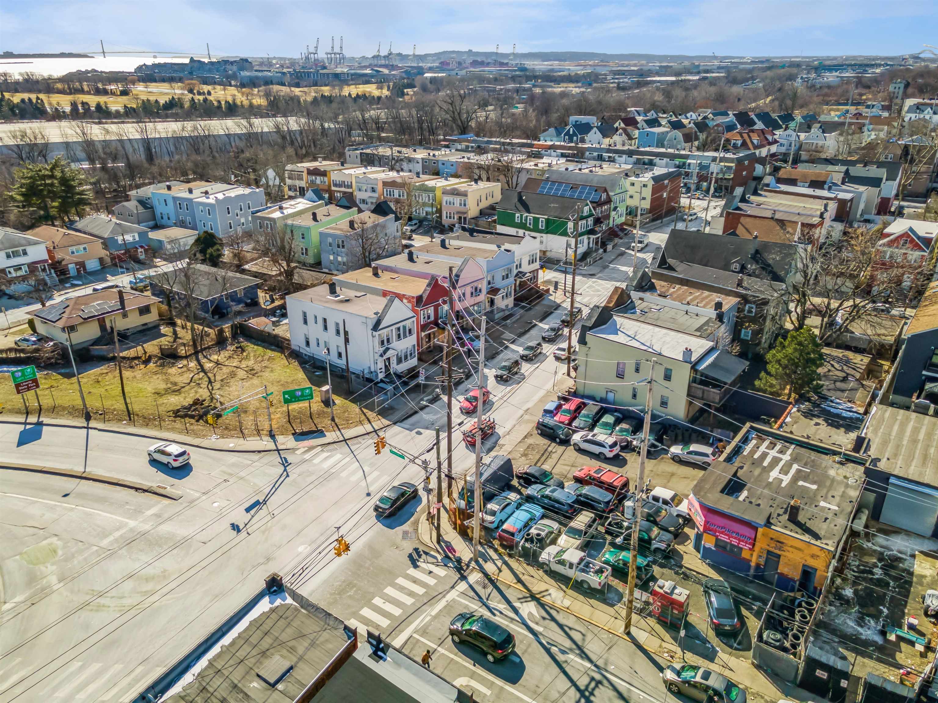 3-7 BAYVIEW AVE