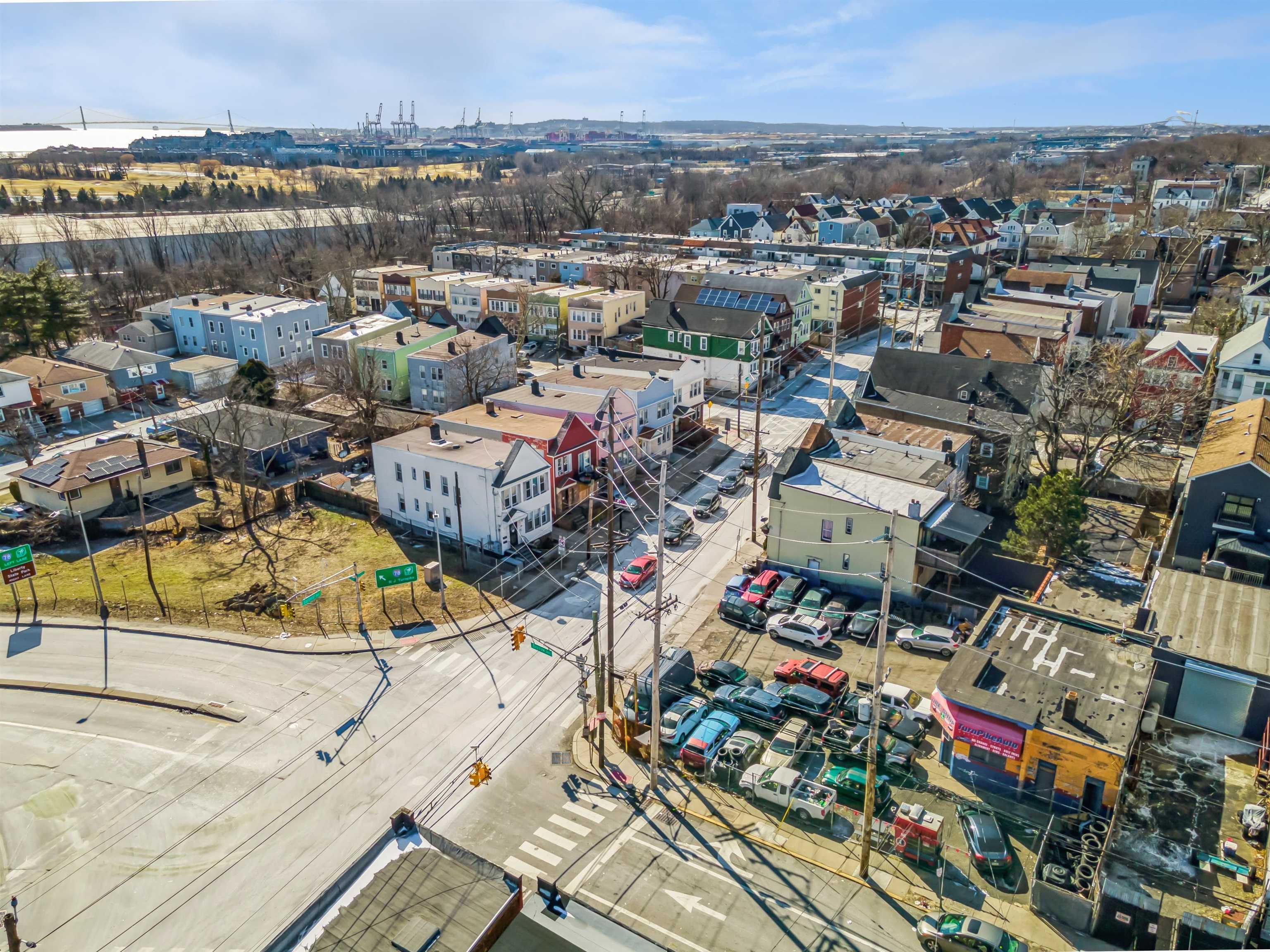 3-7 BAYVIEW AVE