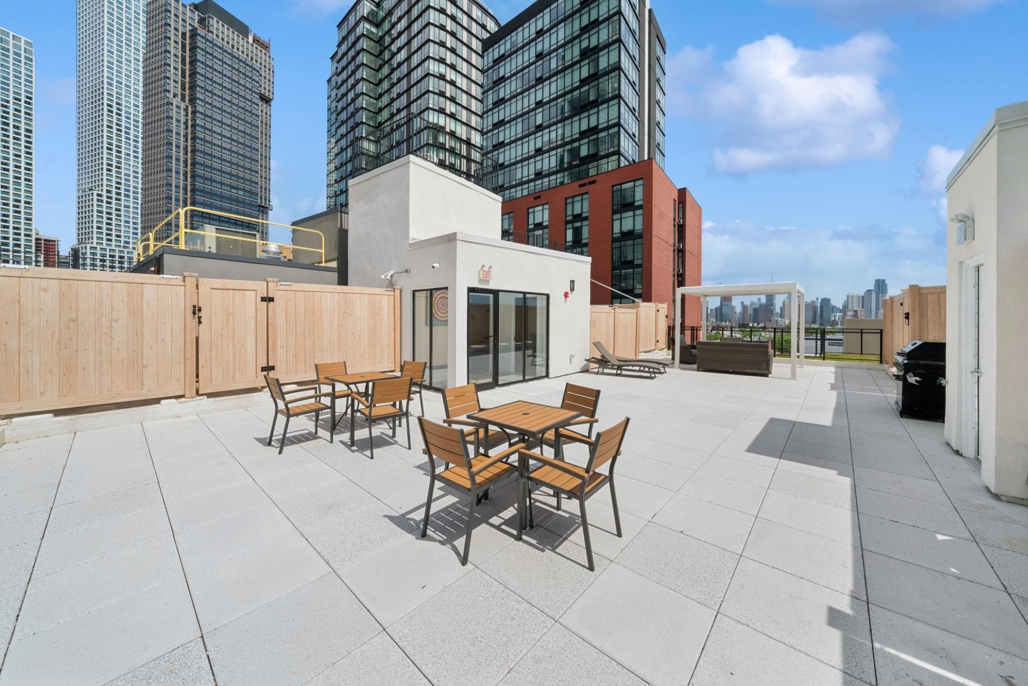 32 JONES ST Unit: 302