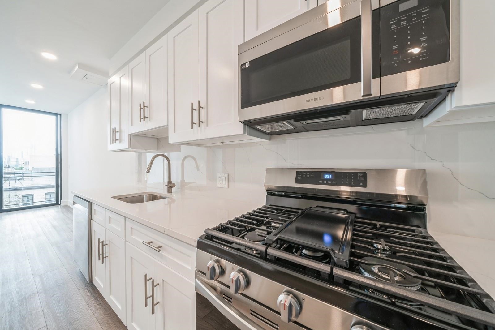 32 JONES ST Unit: 302