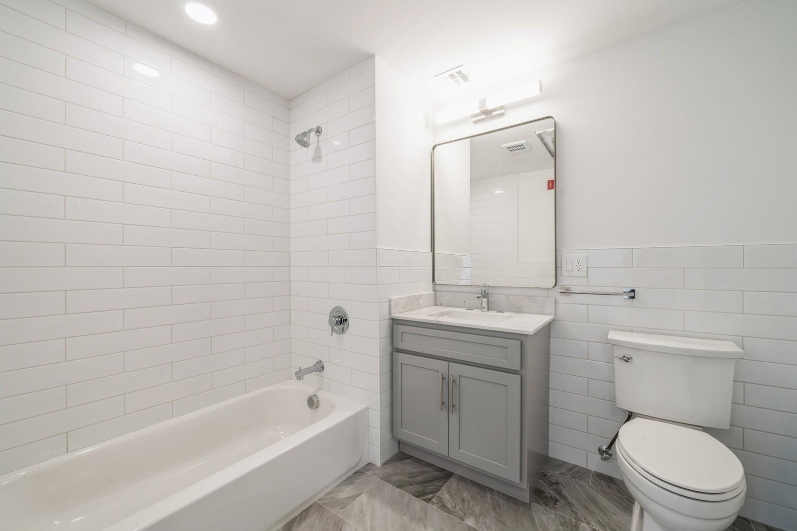 32 JONES ST Unit: 302