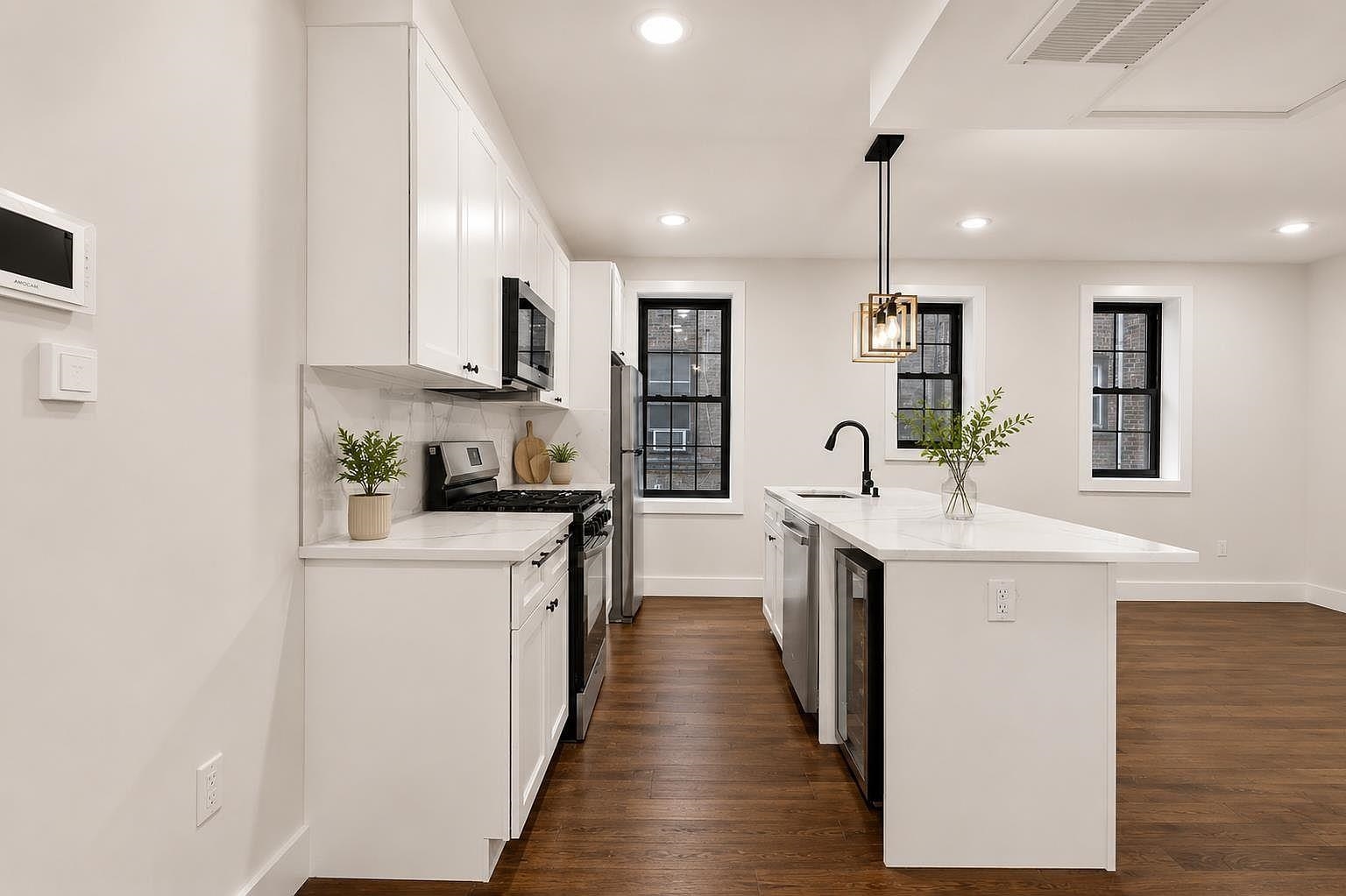 104 GLENWOOD AVE Unit: 104