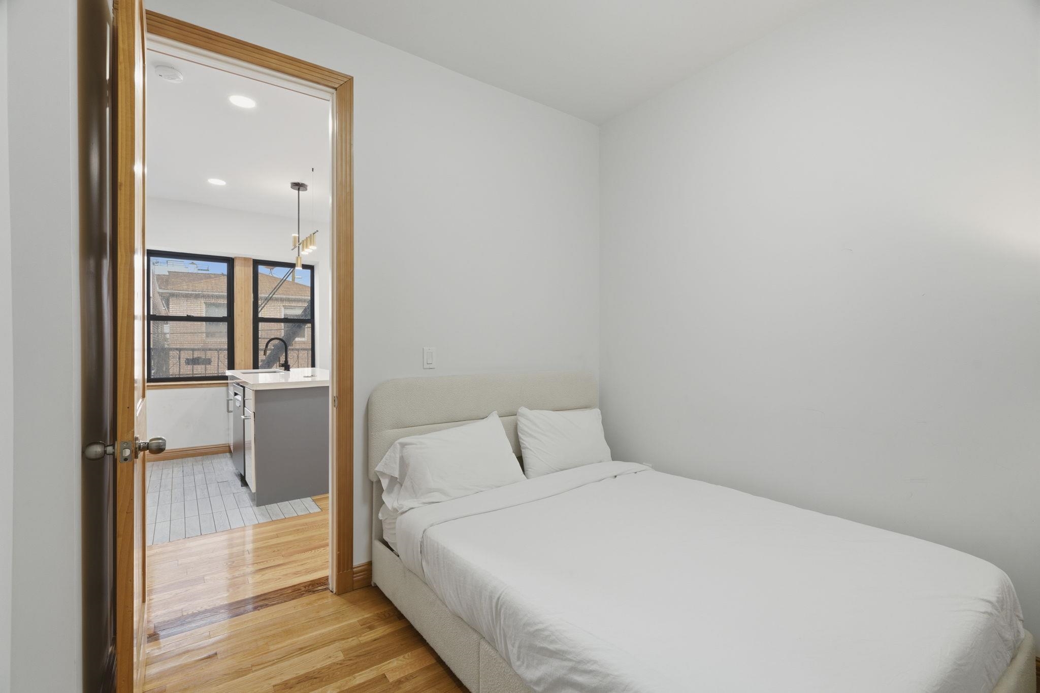 25 HIGH ST Unit: 3