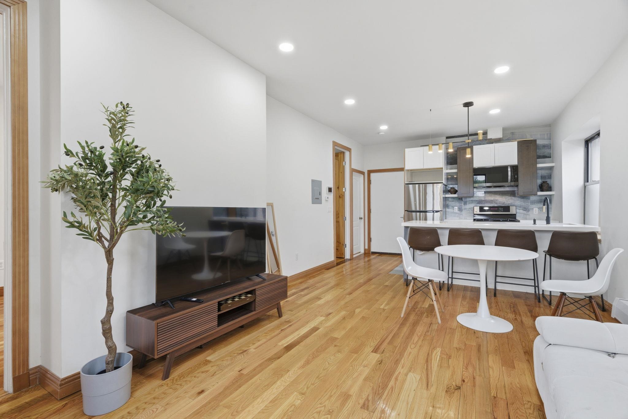 25 HIGH ST Unit: 3