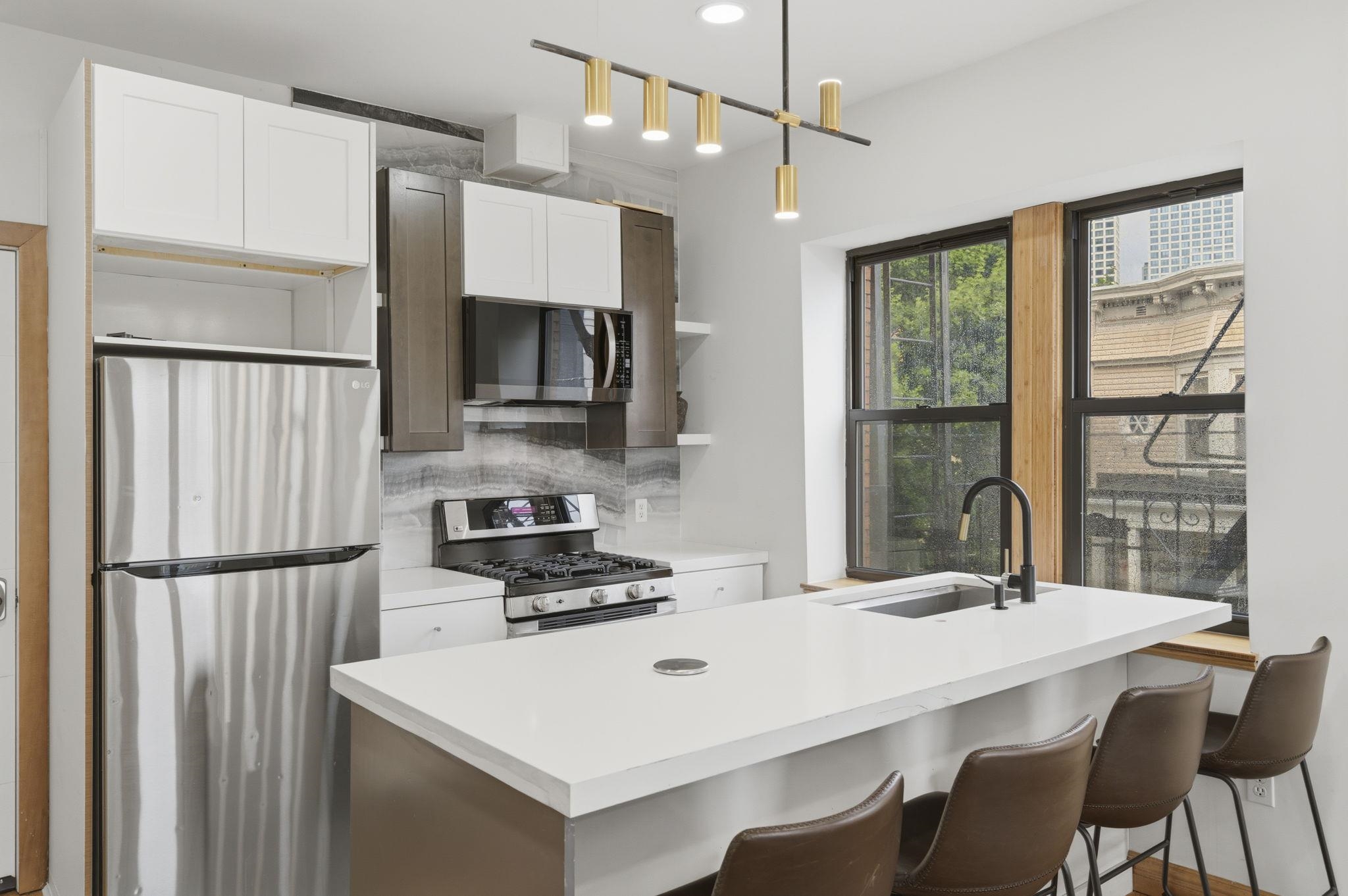 25 HIGH ST Unit: 3