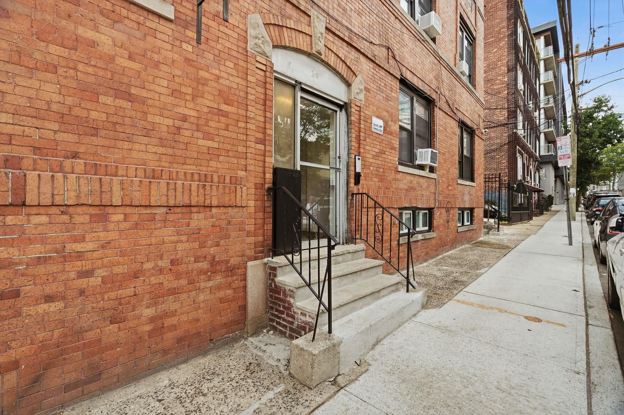 25 HIGH ST Unit: 4