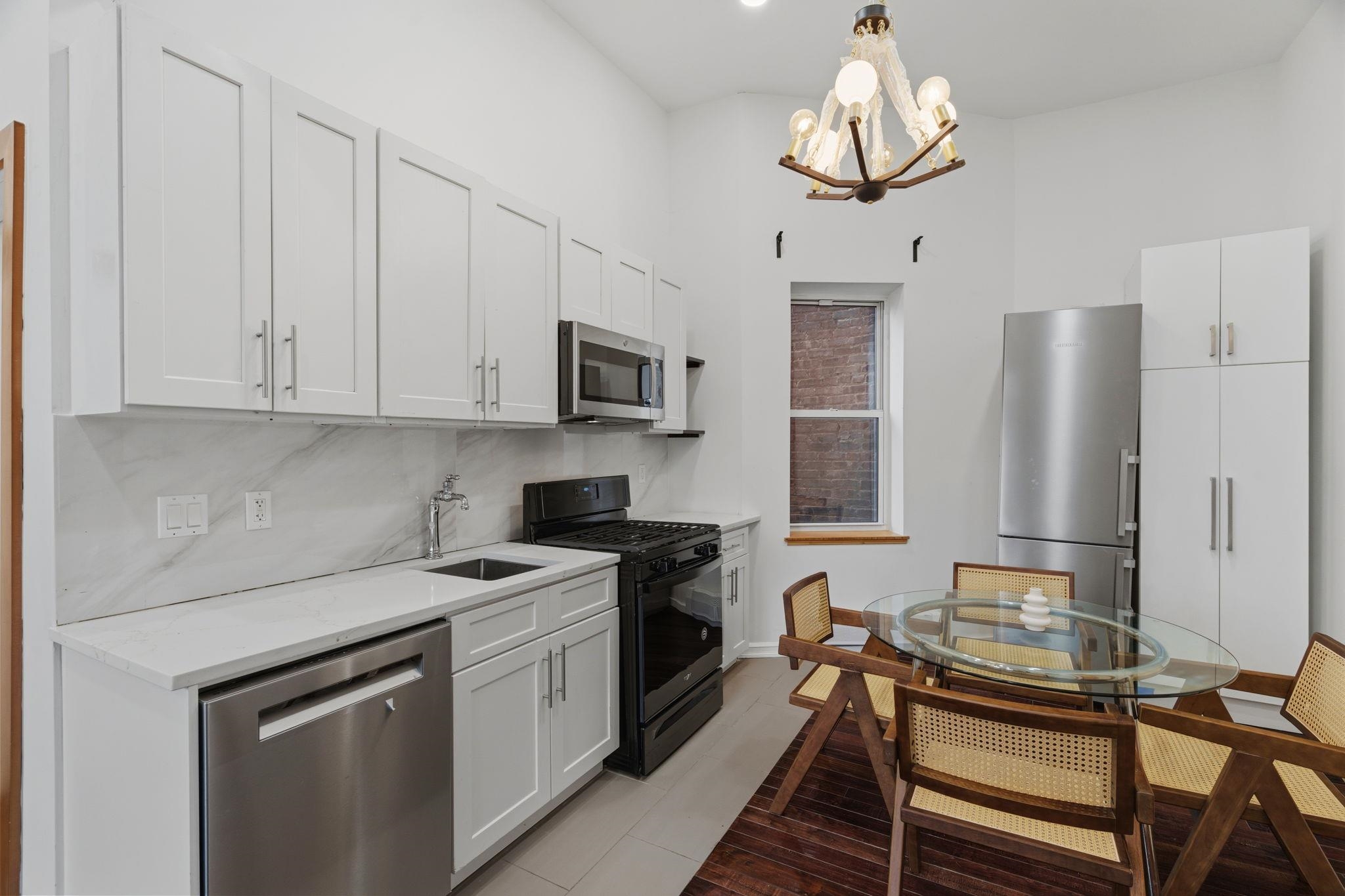 25 HIGH ST Unit: 4