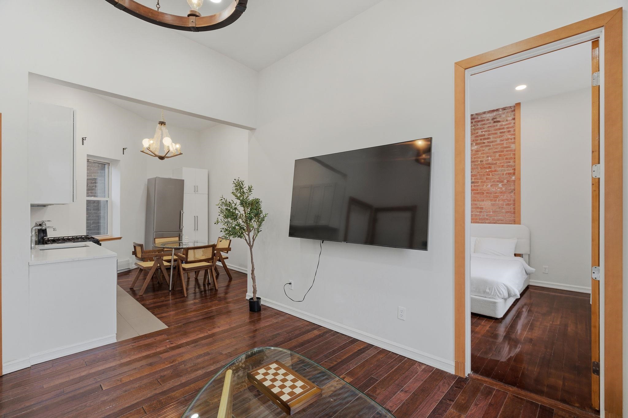 25 HIGH ST Unit: 4