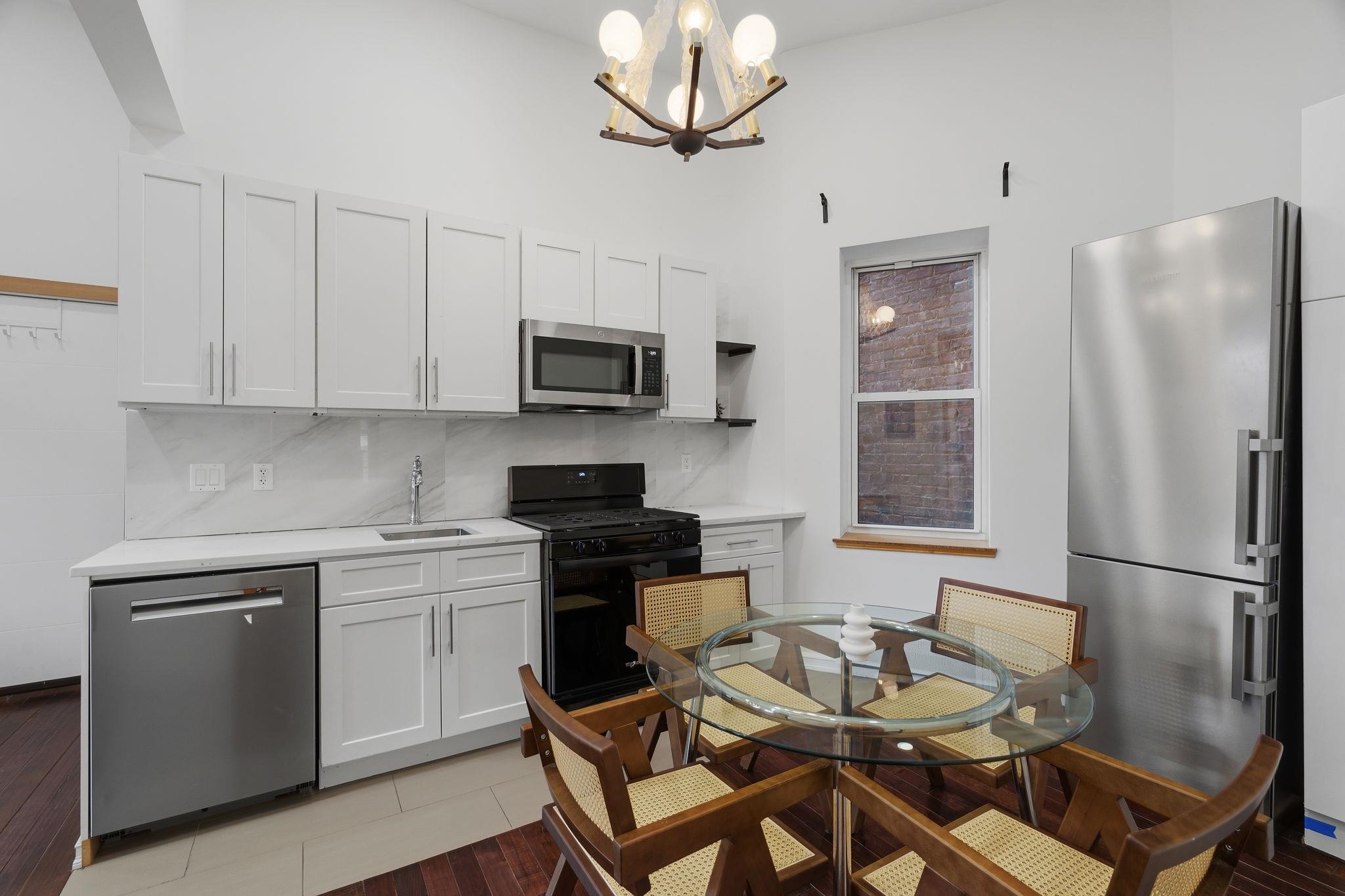 25 HIGH ST Unit: 4