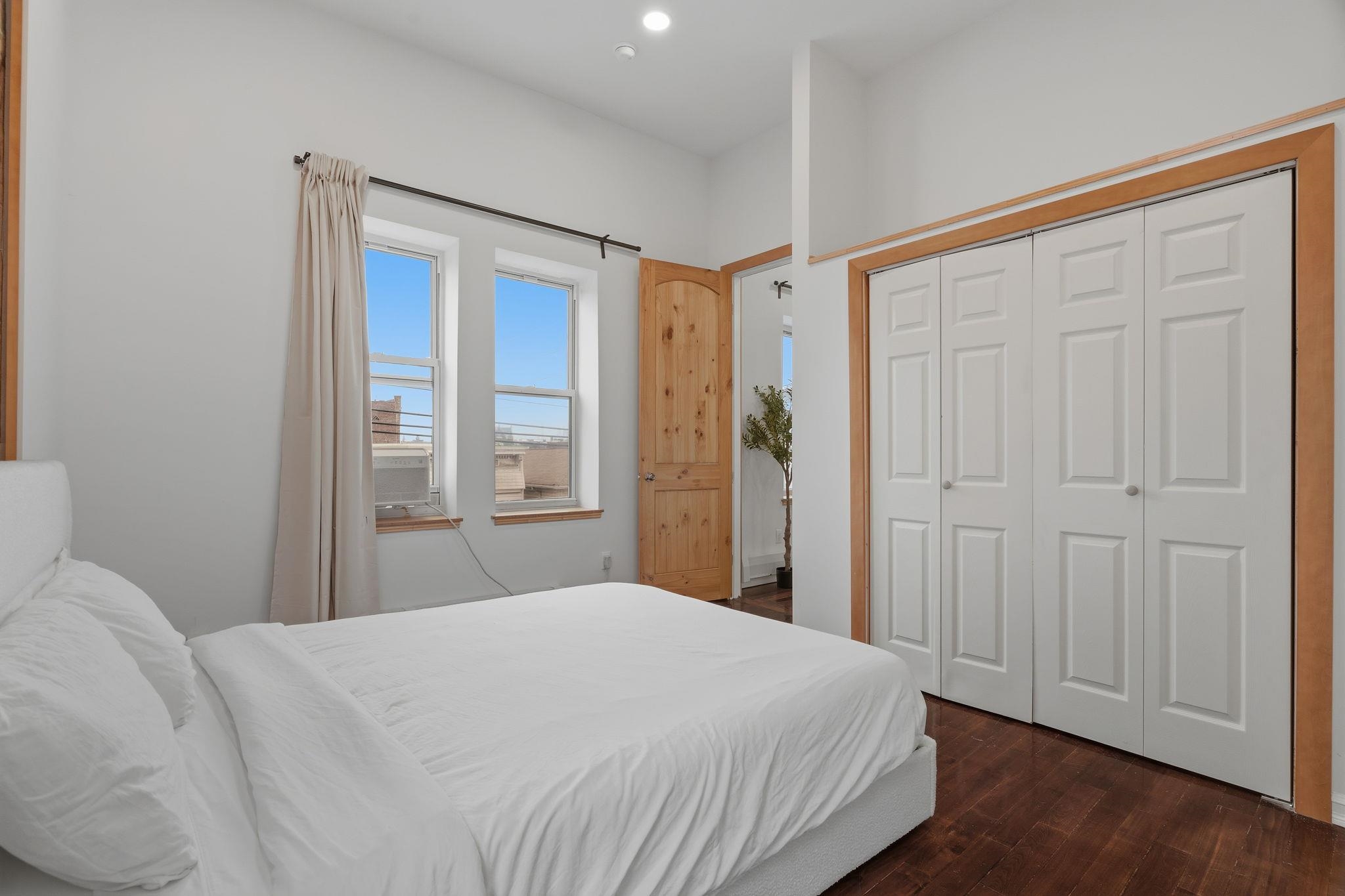 25 HIGH ST Unit: 4