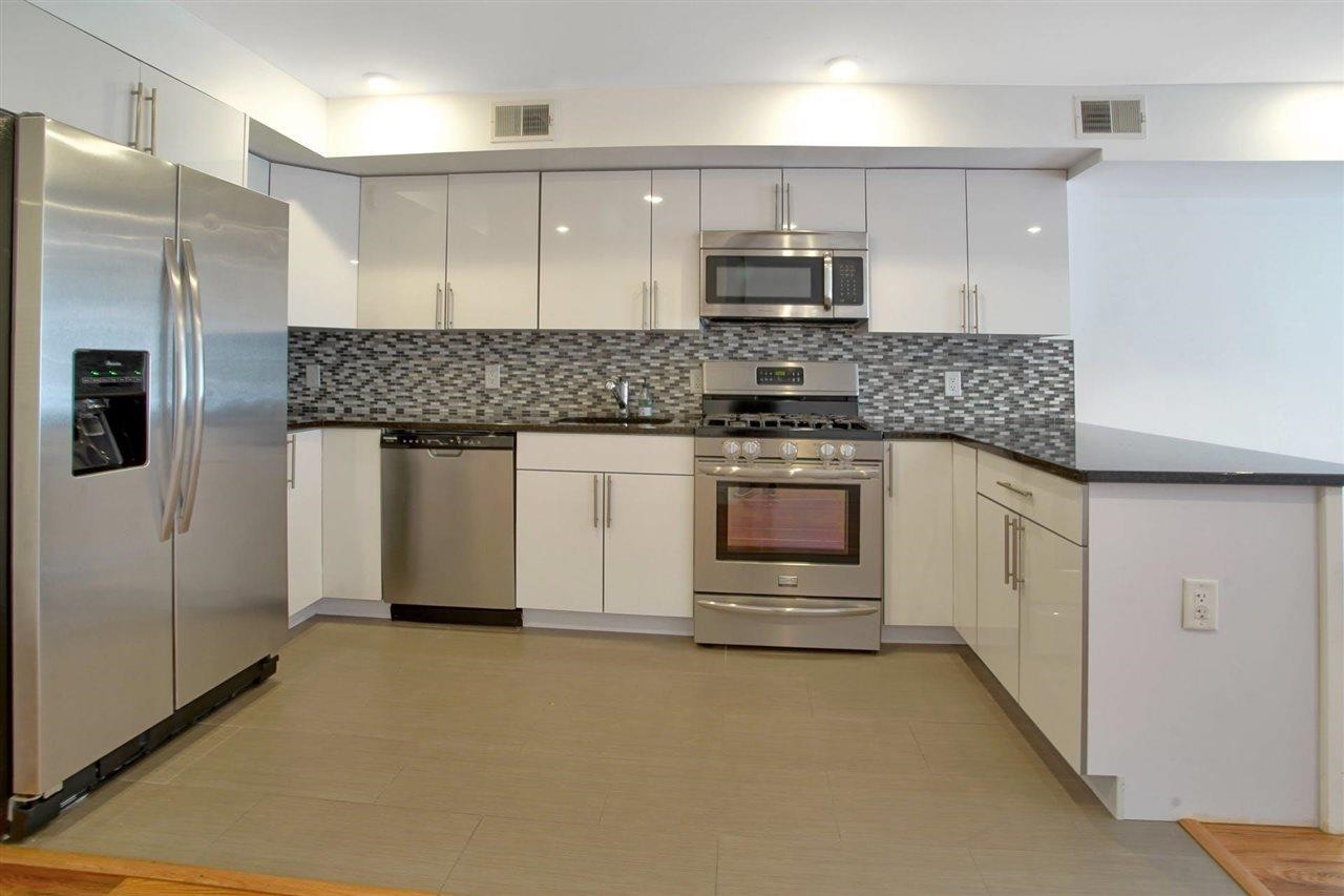 151 VAN HORNE ST Unit: 1