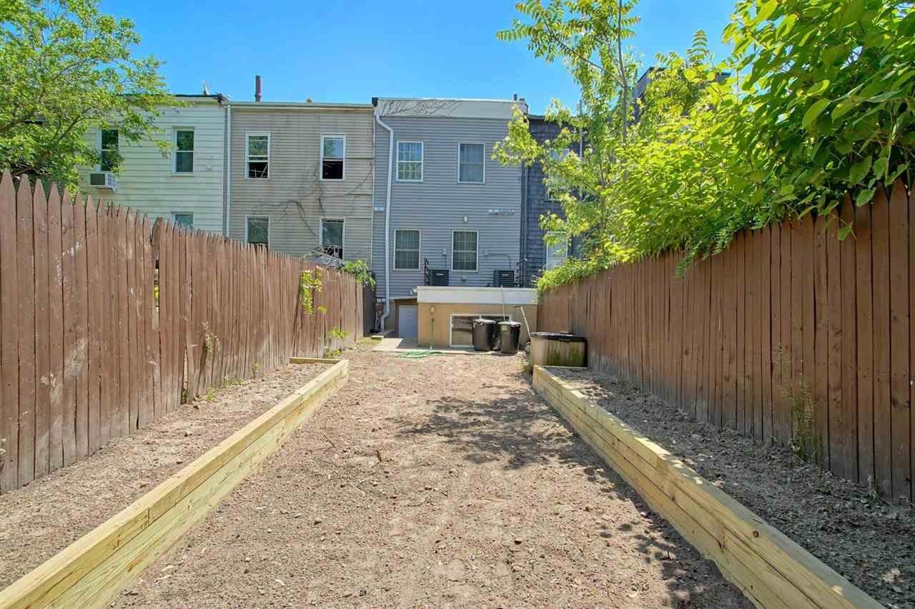 151 VAN HORNE ST Unit: 1