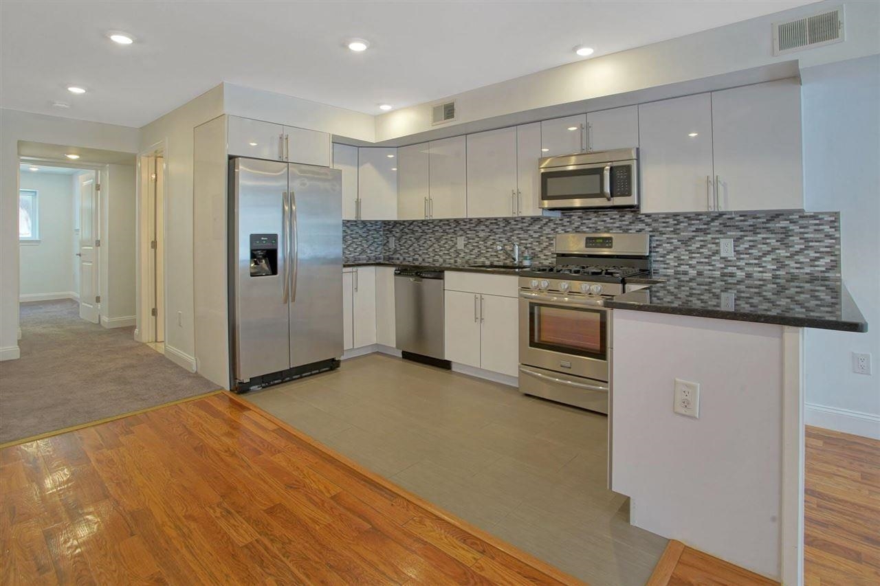 151 VAN HORNE ST Unit: 1