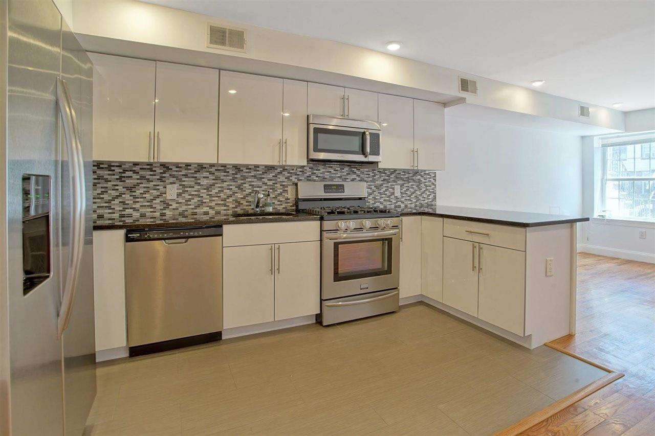 151 VAN HORNE ST Unit: 1
