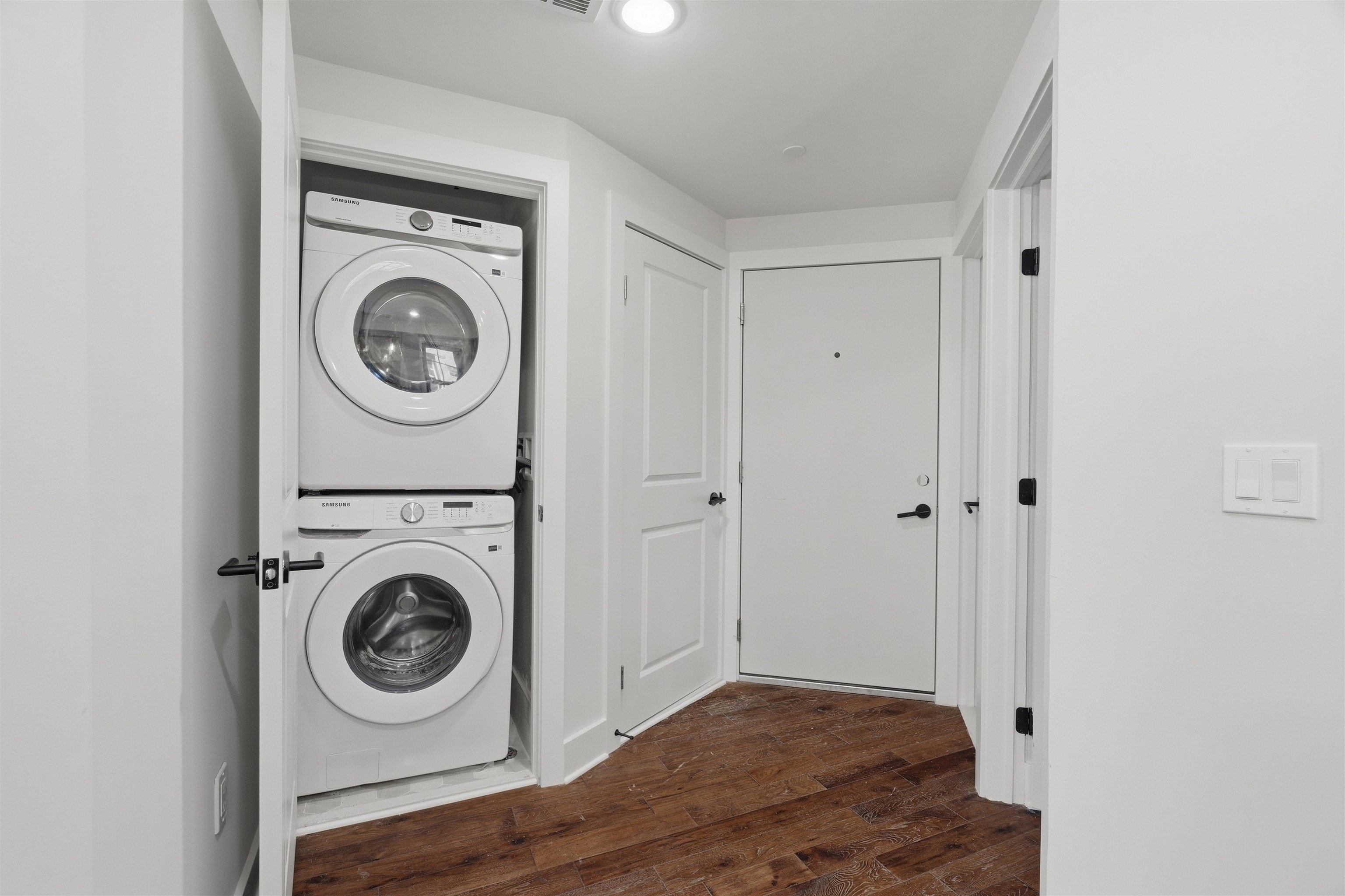 104 GLENWOOD AVE Unit: 200