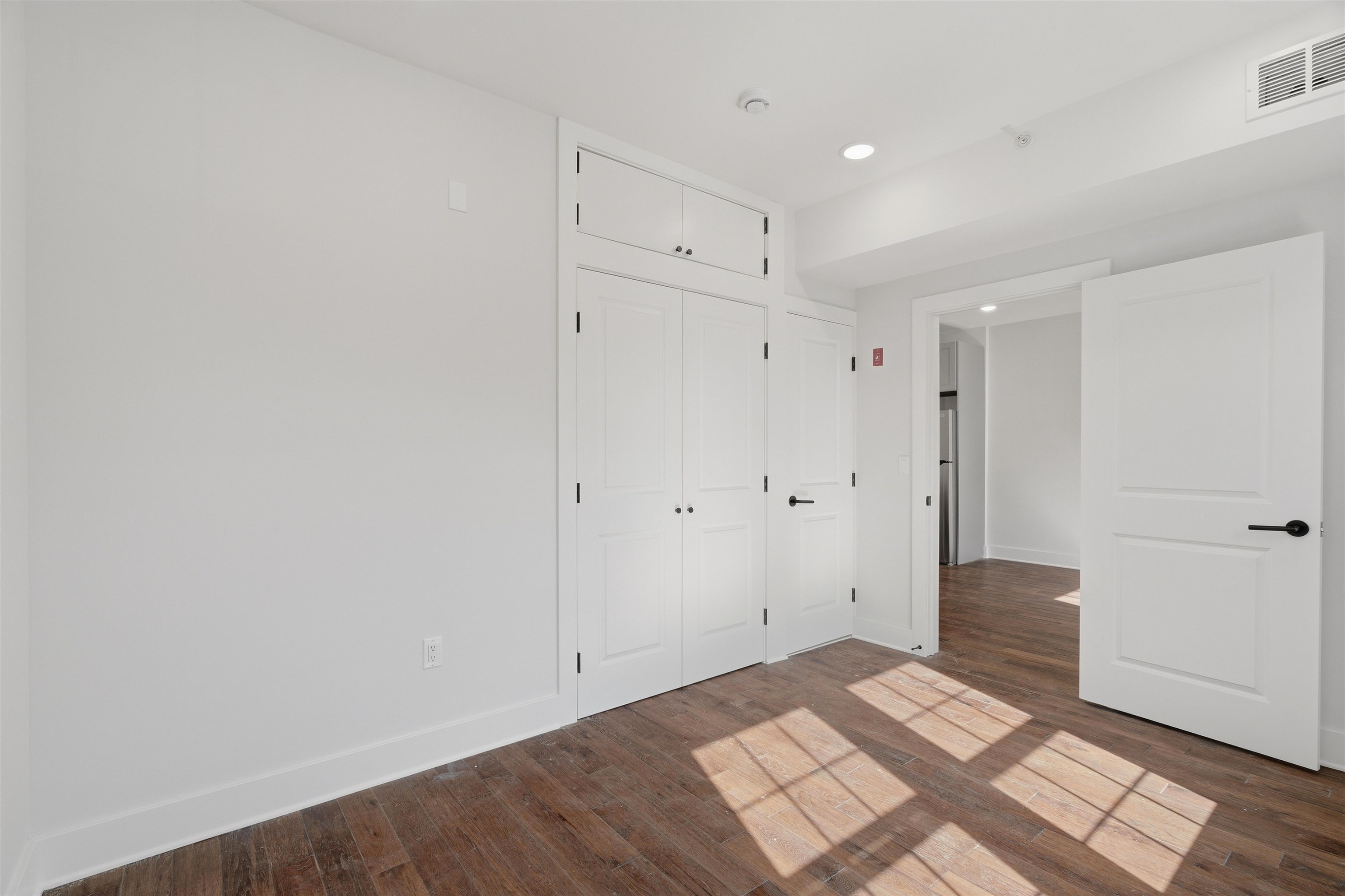 104 GLENWOOD AVE Unit: 200