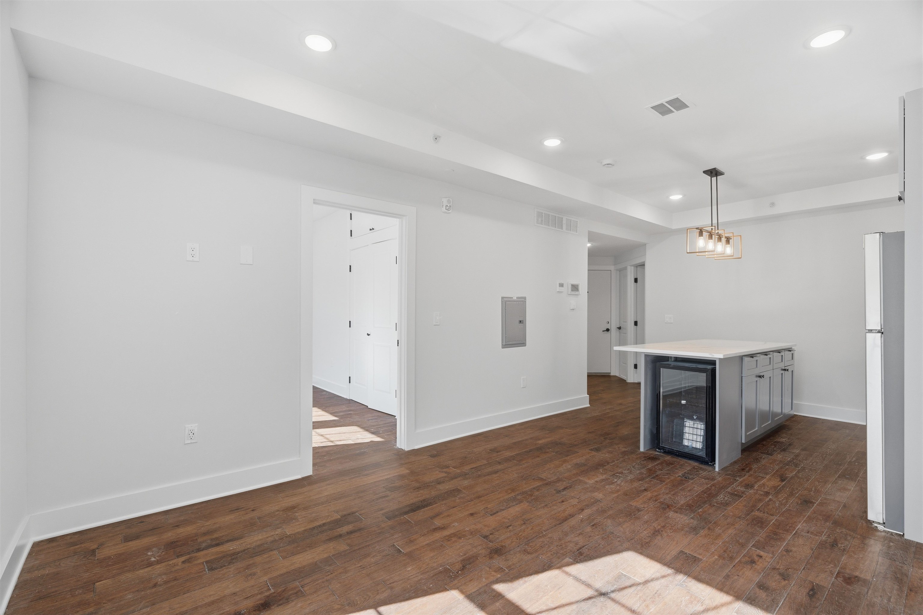 104 GLENWOOD AVE Unit: 200