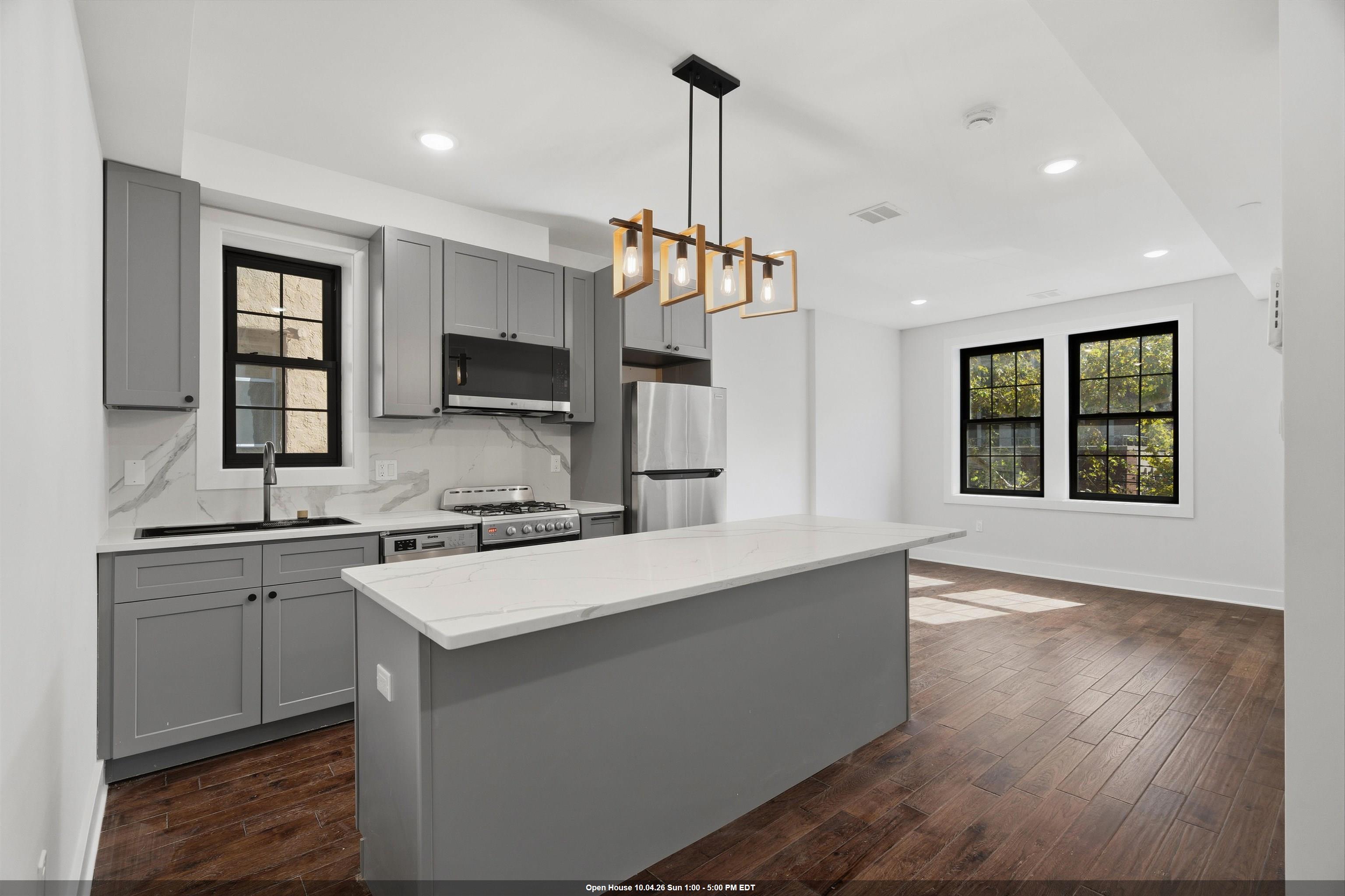 104 GLENWOOD AVE Unit: 200