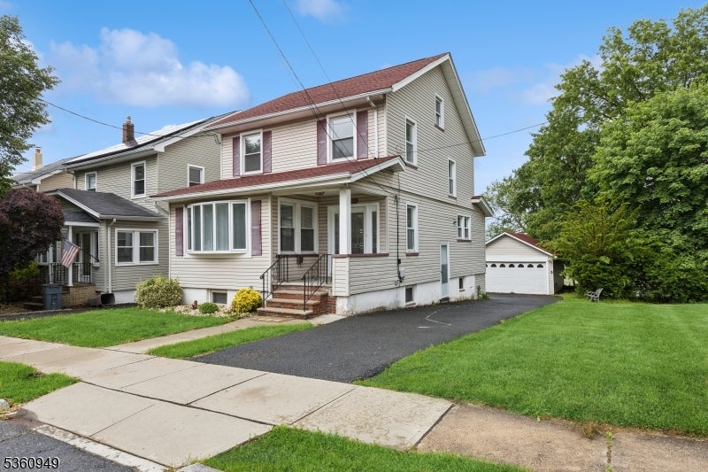 1048 Falls Ter