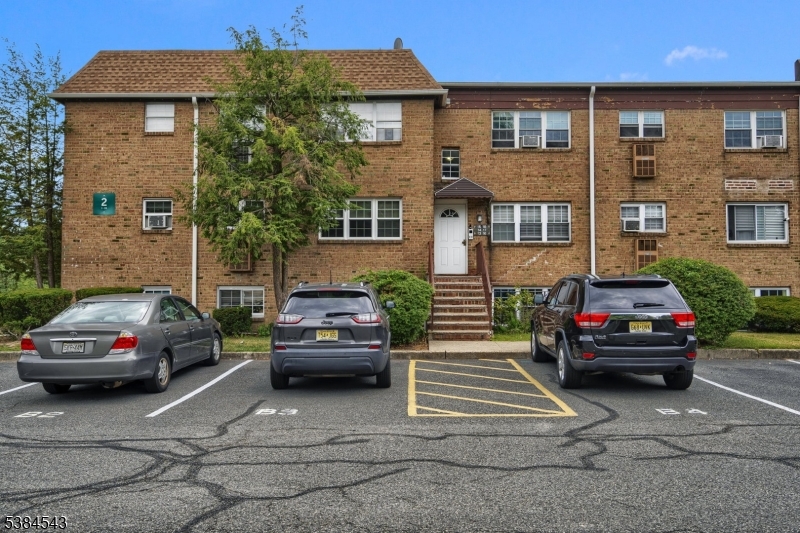15 College Dr 15