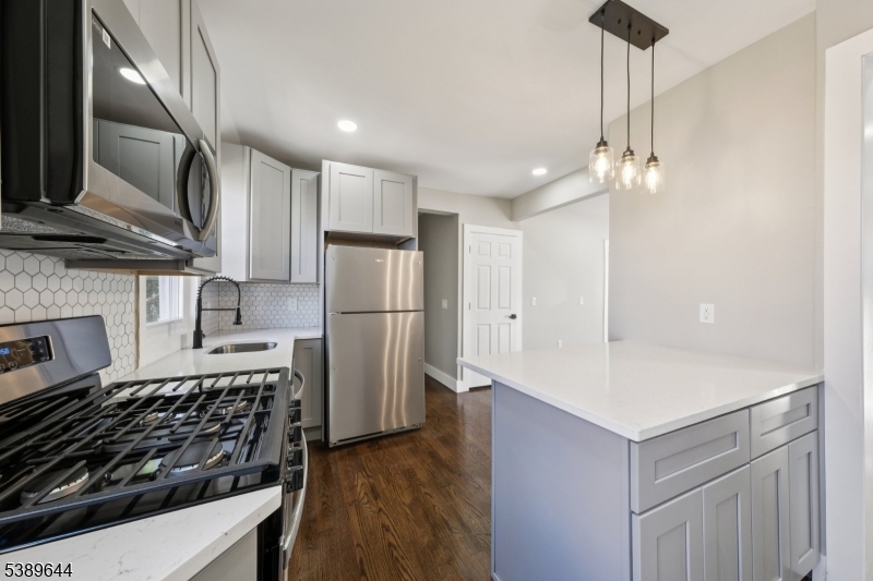 134 Park Pl 2