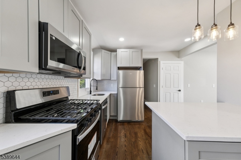 134 Park Pl 2