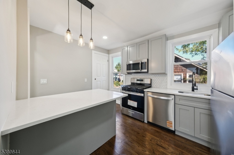 134 Park Pl 2