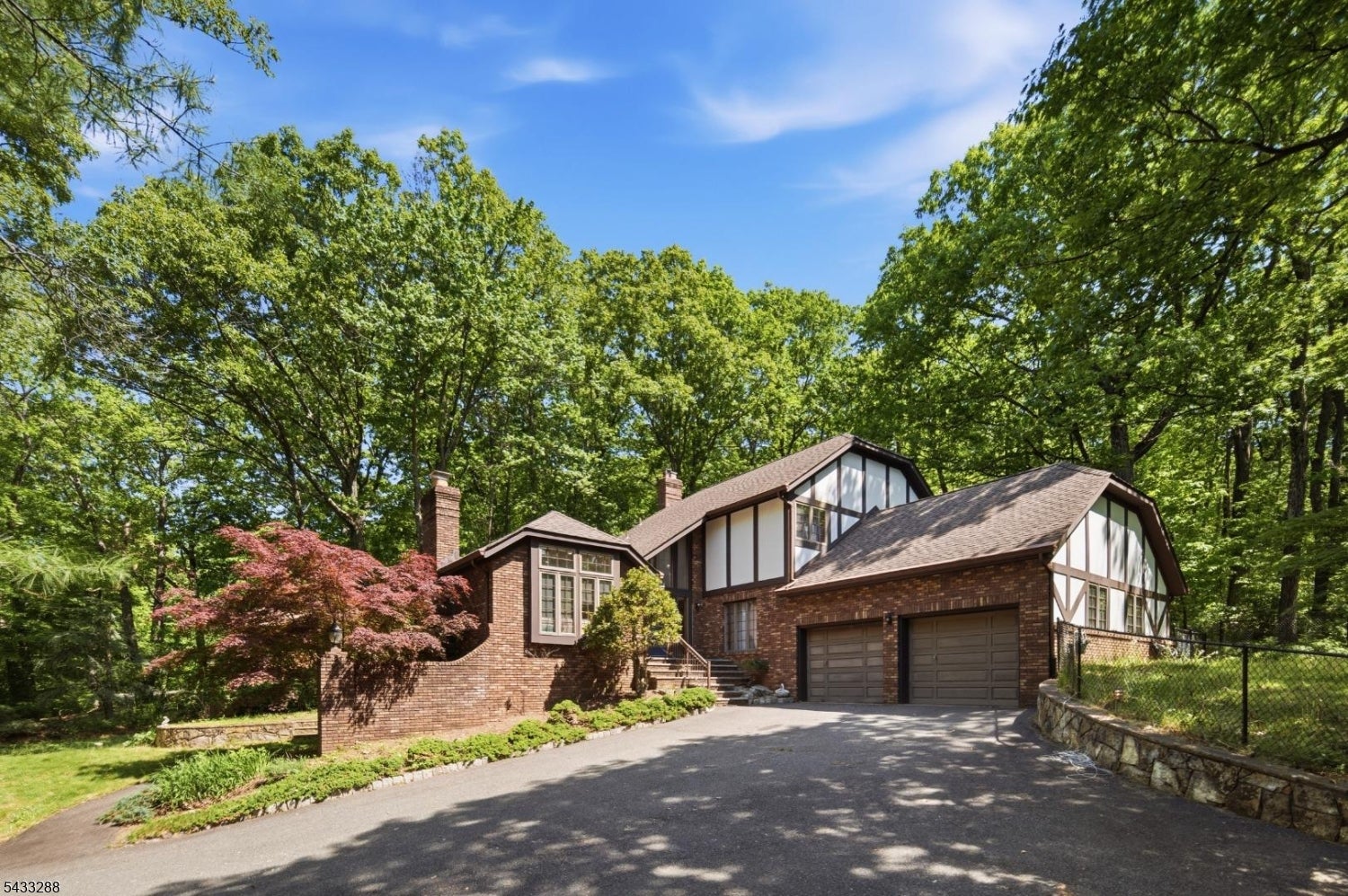2 Carol Rd