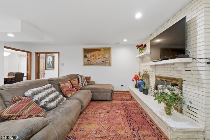 2 Carol Rd