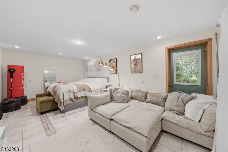 2 Carol Rd