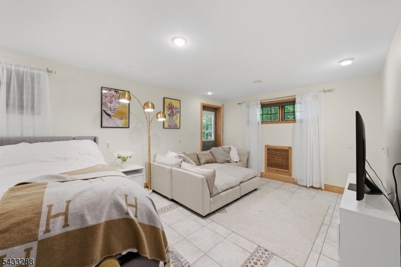 2 Carol Rd