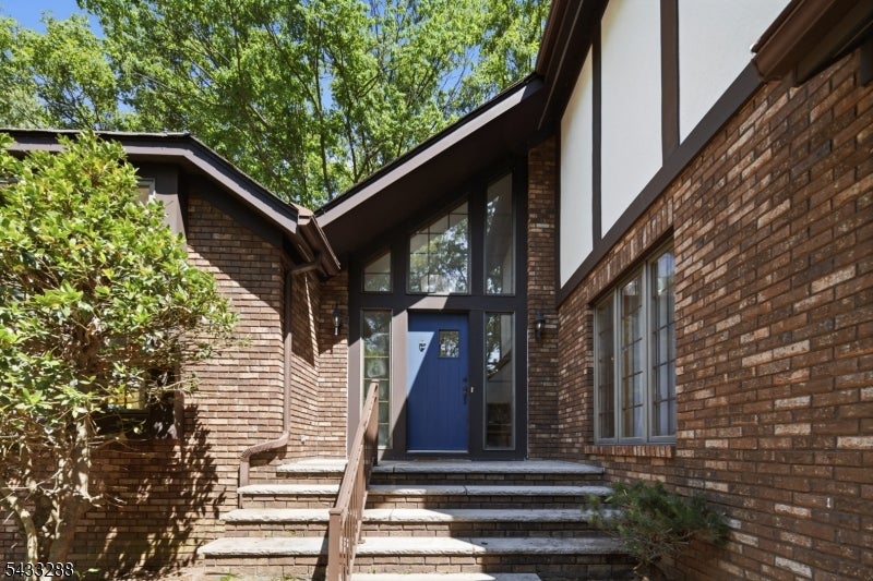 2 Carol Rd
