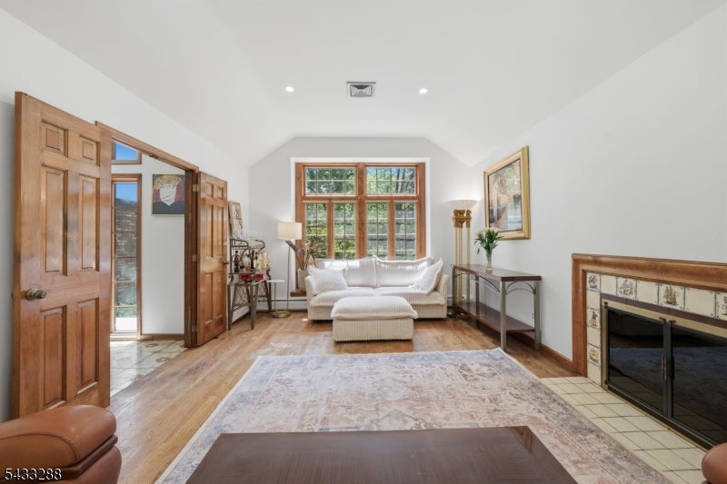 2 Carol Rd