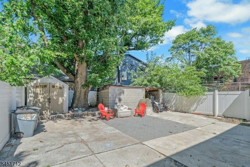 127 N 16Th St