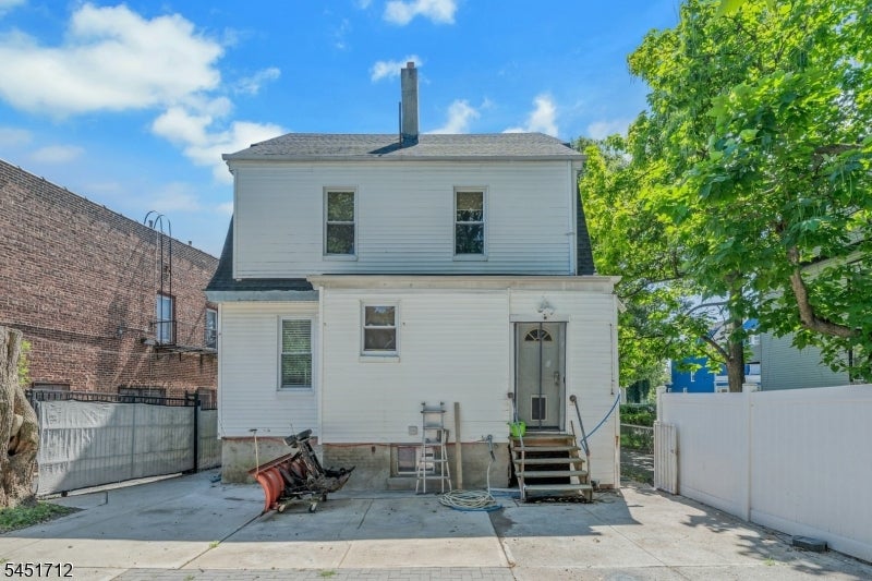 127 N 16Th St
