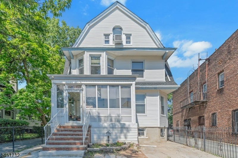 127 N 16Th St