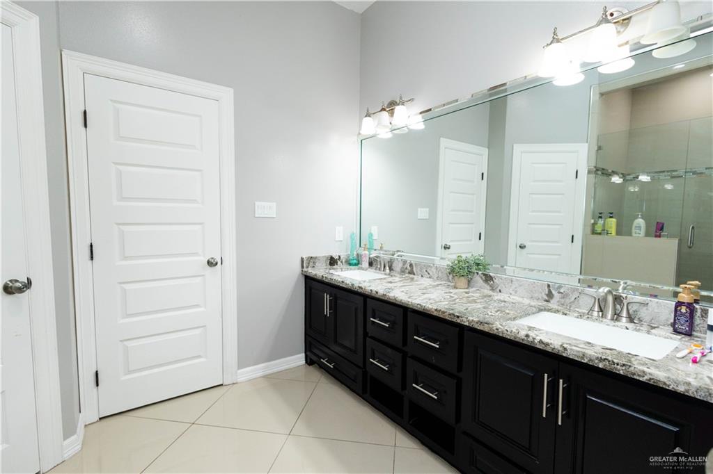 8404 Bougainvillea Drive